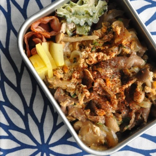 またまた他人丼弁当。