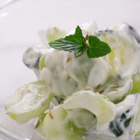 シャインマスカットと緑野菜のクミンヨーグルトサラダ