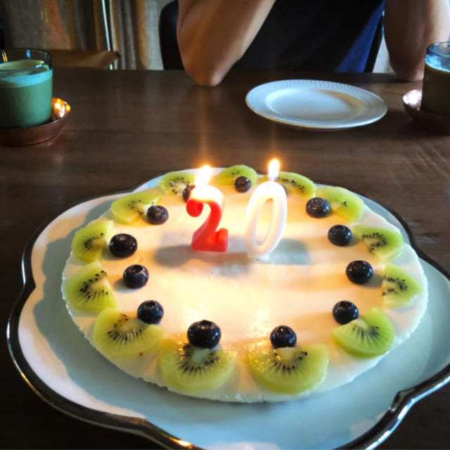 息子２０歳のバースデイに 手作りレアチーズケーキ By Coucouatableさん レシピブログ 料理ブログのレシピ満載