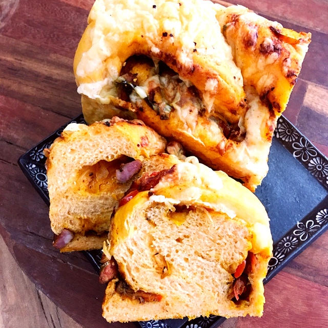 チーズカレーブレッド