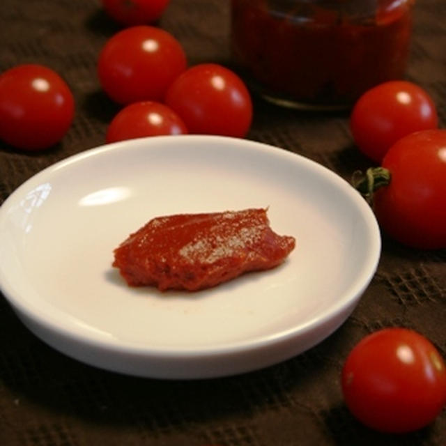 自家製トマトペースト（サルチャ）。