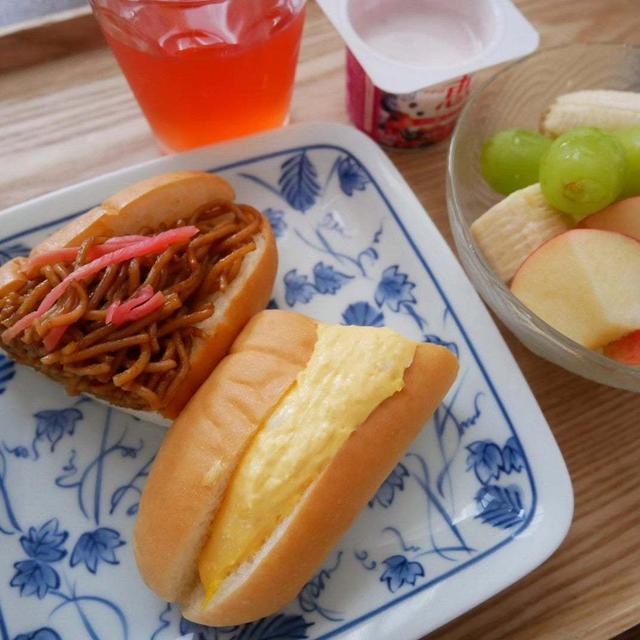 ヤマザキのこだわり惣菜ロール、朝ごはん#私のごはん