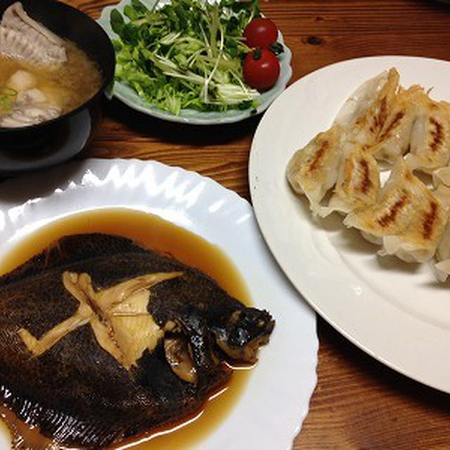 カレイの煮つけと餃子