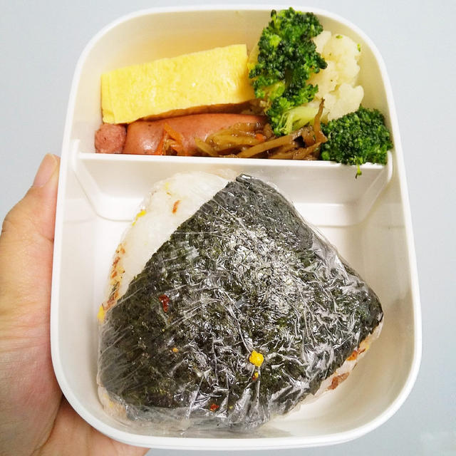 【お弁当☆ある日の子どものお弁当！とお届け物】