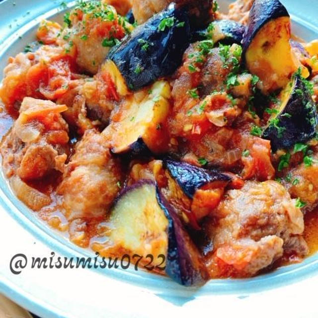 豚こまボールと茄子のトマト煮込み(動画レシピ)/Meat balls and eggplant stewed with tomato.