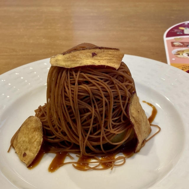 ココスで焼きいもとイタリア栗のモンブランを食べてみました