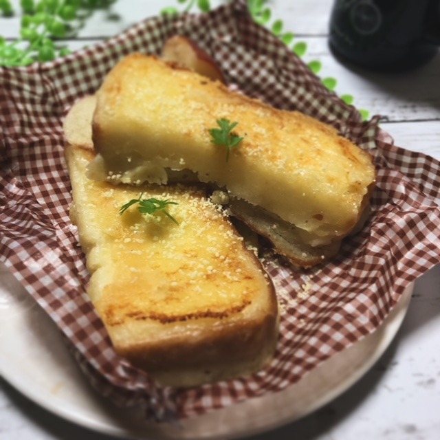 朝食に☆食パンのHМがらめ♫チーズ焼き