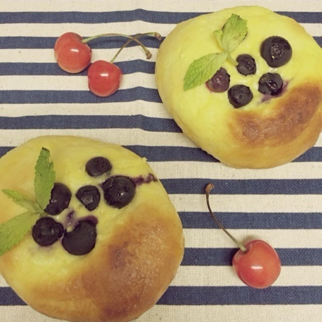 ブルーベリーとクリームチーズのパン
