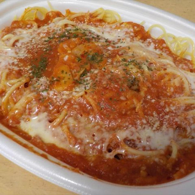 セブンの香川県産にんにくとチーズのトマトパスタ＆ヒューケラ
