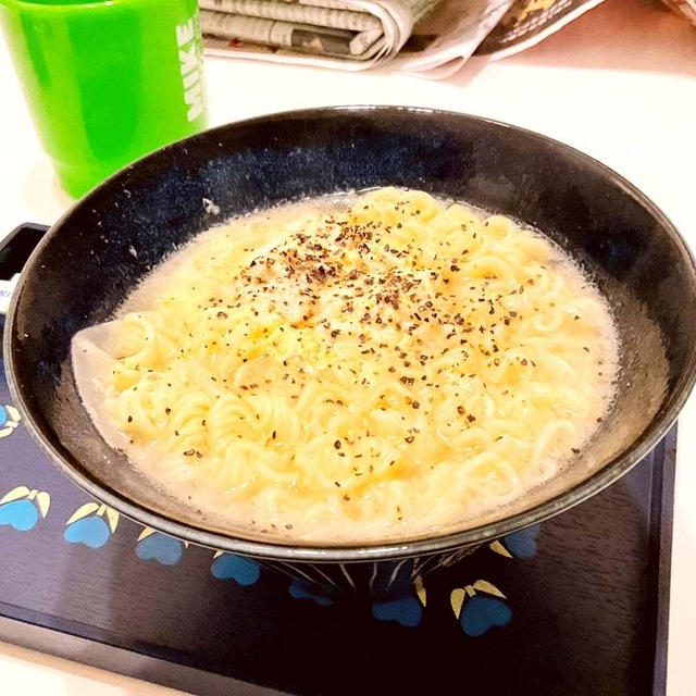 特売で買ったエースコックのワンタン麺