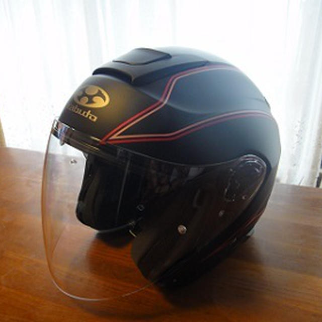 昨日　ヘルメットが届いた