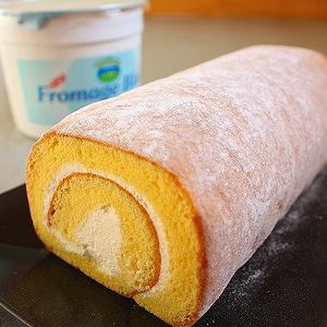 フロマージュブランでロールケーキ