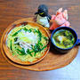 蒸しササミの混ぜそは & わかめと温泉卵のスープ
