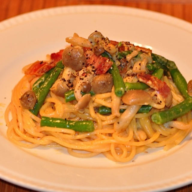 野菜ジュースｄｅベーしめいんげんのスパゲティ