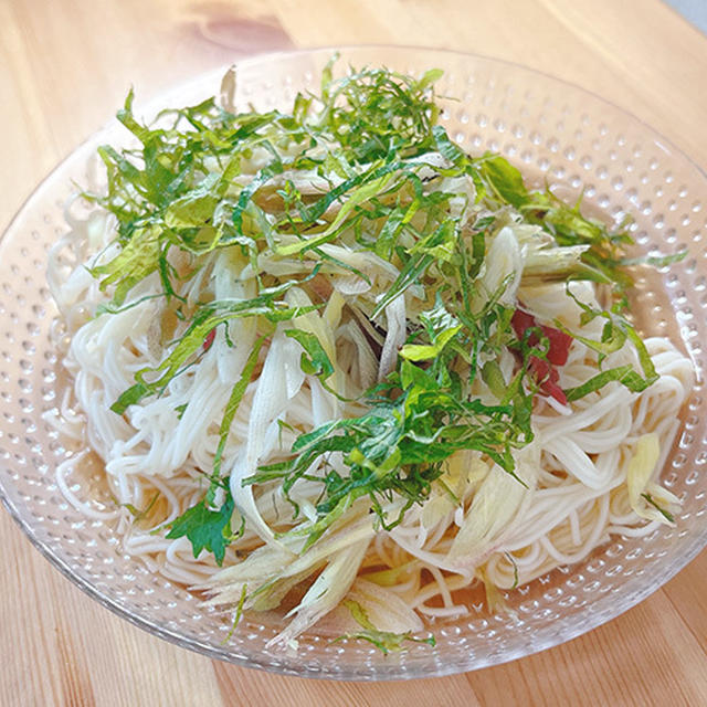 さっぱりぶっかけ素麺（梅干し、茗荷、大葉）