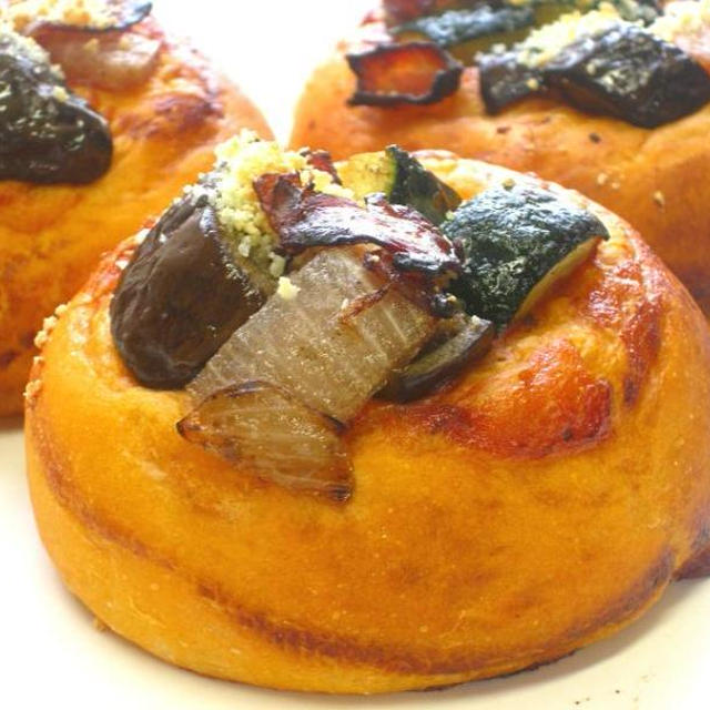 夏野菜トマトパン