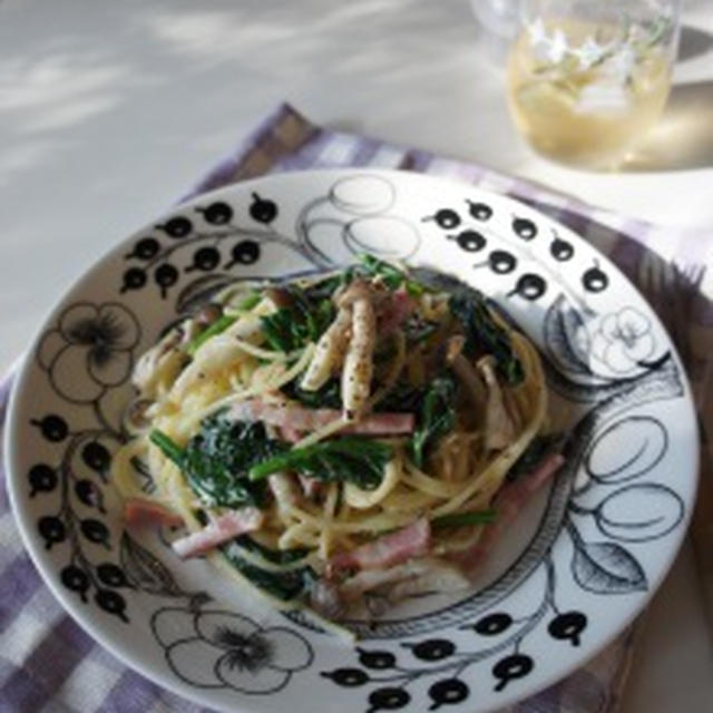 ベーコンとほうれん草のクリームパスタ