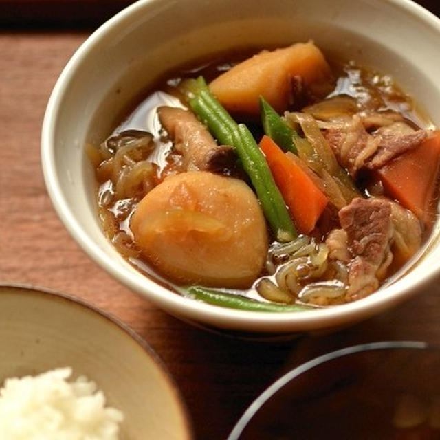 昨晩の残り肉じゃが・納豆オムレツなめこおろしソース