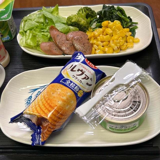 6.26【お家ごはん・朝】  ルヴァンとツナクランチ❣️パンが無い。