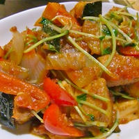 トマト水煮とぽん酢で、厚揚げと根菜の甘酢和え風