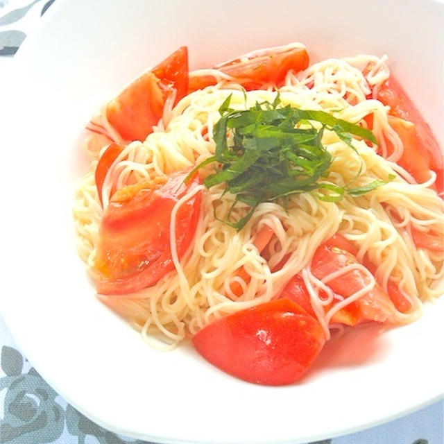 素麺で食欲増進！鰹だしでさっぱりとトマトの冷製カッペリーニ風。