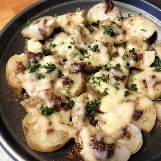 アンチョビチーズポテト　のせて焼いただけですが