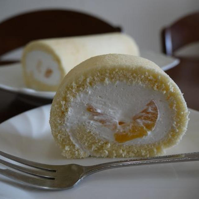 黄桃のロールケーキ♪