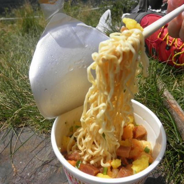 なぜ外で食べると美味しい？　の話