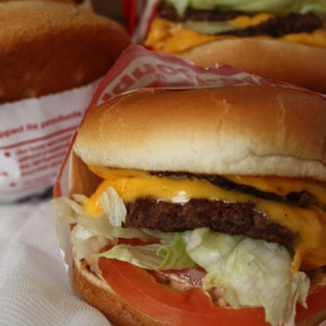 引越しの合間に美味しいハンバーガー