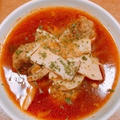 にんべん「牛肉と野菜の旨味がぎゅっとつまったボルシチ」を使って、きのことミートボールのボルシチ風スープ