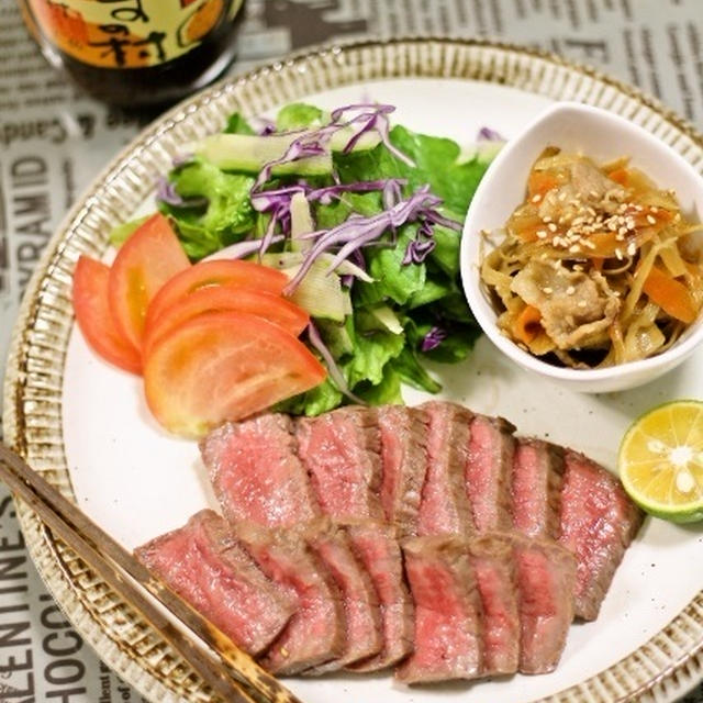 お箸で食べる和牛ステーキ