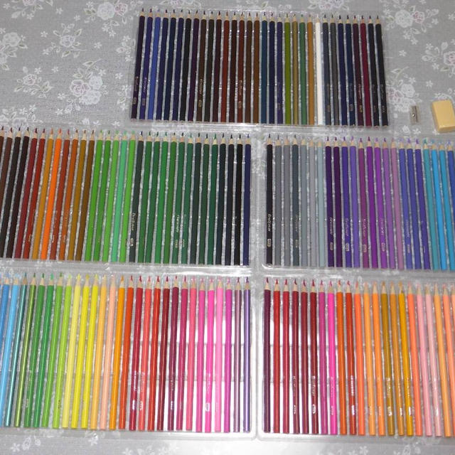 160色の色鉛筆！