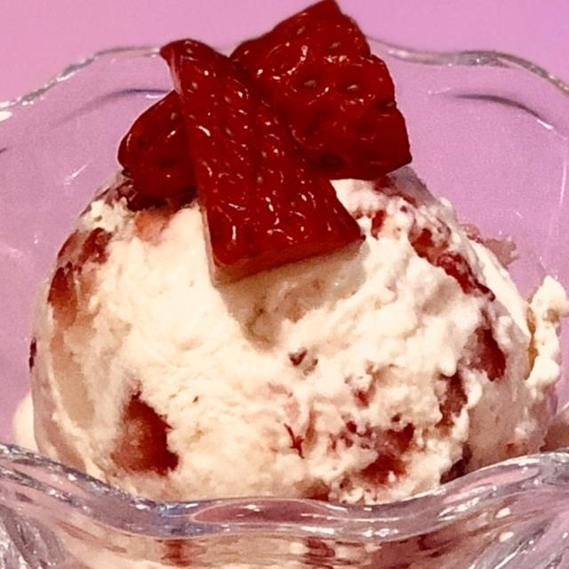 【いちごのレアチーズアイスクリーム】混ぜるだけ！簡単濃厚とろける美味しさ♪