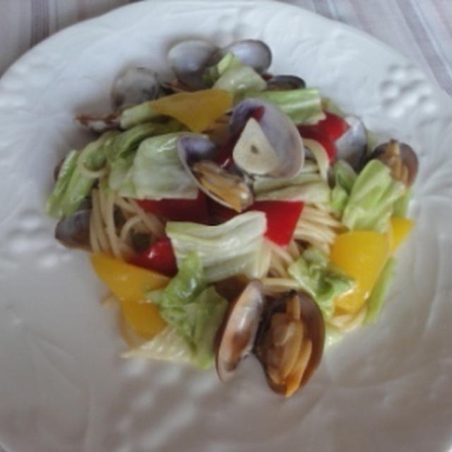 あさりとたっぷり野菜のアンチョビ風味パスタ