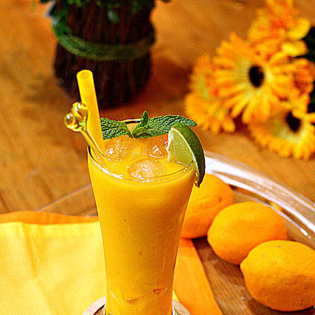 Fresh Mango Lemonade