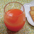 くもりときどき晴れ　　ニンジンとオレンジのジンジャー風味ジュース