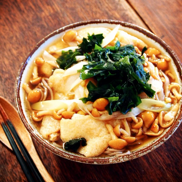 お蕎麦は食べても太らない。具だくさんすぎるぜ「キツネ様のお告げそば」