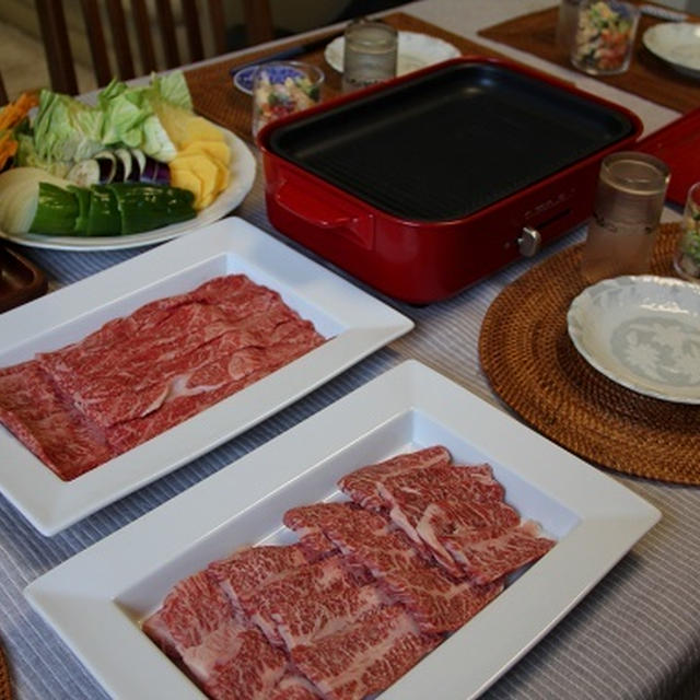 焼き肉と焼きしゃぶ。カレー風味のミートソース。