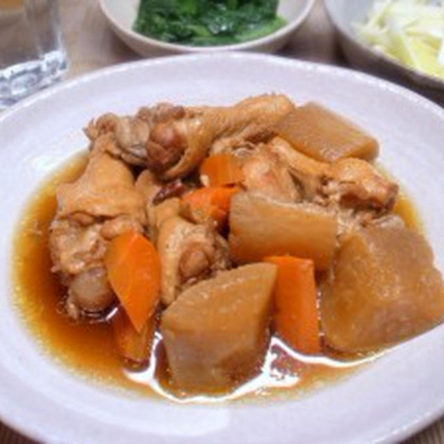 鶏手羽元と大根の煮物【お手軽圧力鍋】