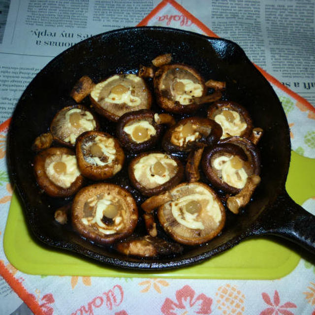 イシスキで焼き椎茸・レモンペースト載せ