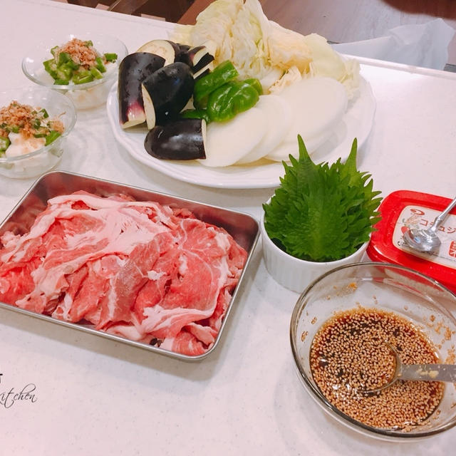 ホットプレートで焼くだけ夕食＊スイカと初めての…。