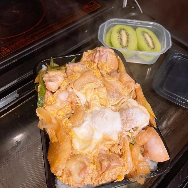 寝坊して親子丼弁当です！！
