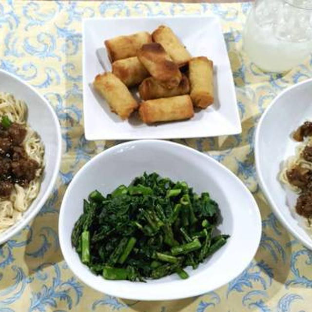 サイン入りアメフトボールが銀行に ～ ジャージャー麺風