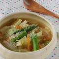 優しい味にほっこり♪たっぷり春野菜の味噌スープ