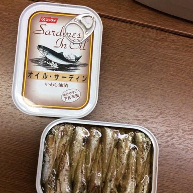 ビックリのオイルサーディン缶