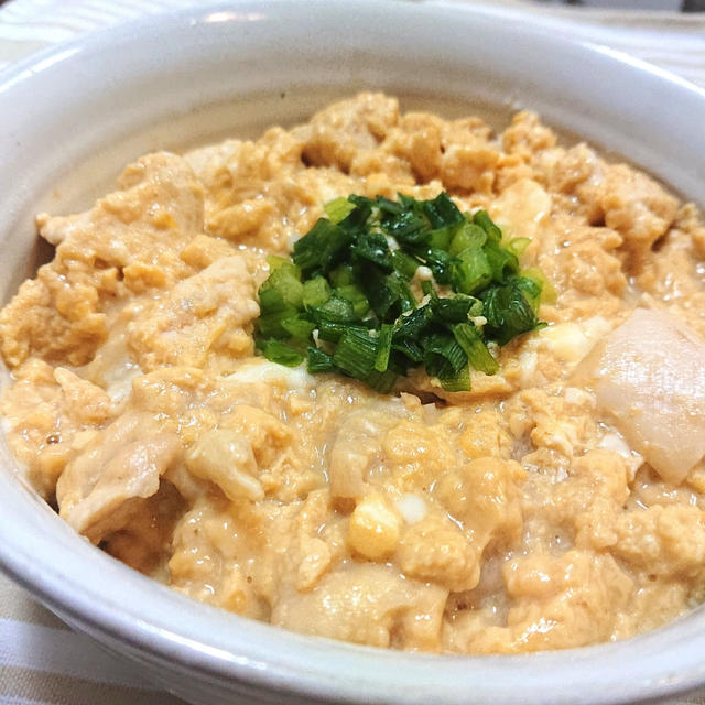 レンジで簡単ふわとろ親子丼、鶏胸肉でヘルシー