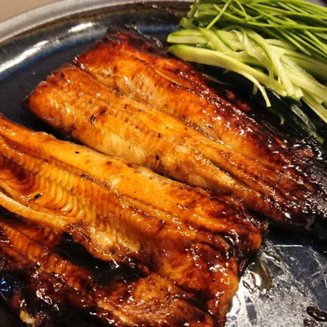 野郎飯流・家庭にある普通の調理器具で鰻の蒲焼を美味しく温め直して食べる