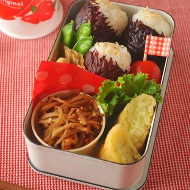 ママ弁「赤紫蘇おにぎりのお弁当」