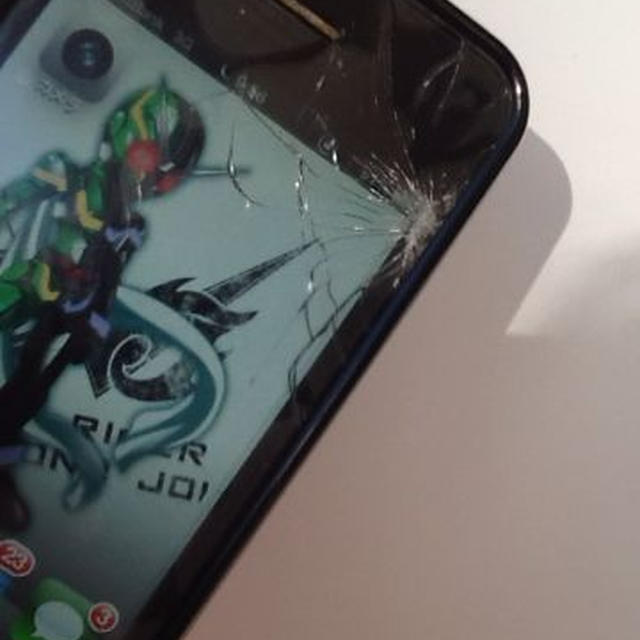 やっぱりやってしまったのね、ｉPHONEガラス
