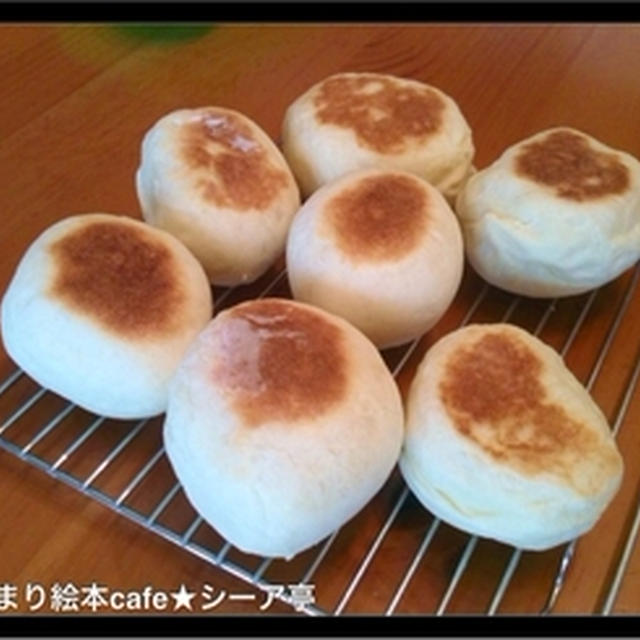 フライパンでチーズ丸パン★ワインレッドのフレンチネイル